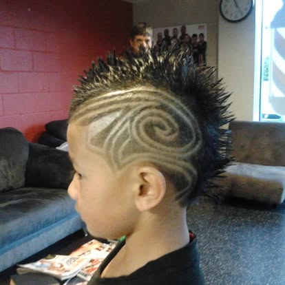 Spiky top with spiral design